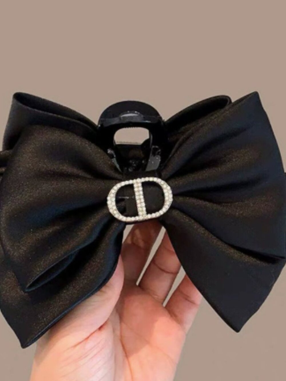 Women's hair clip